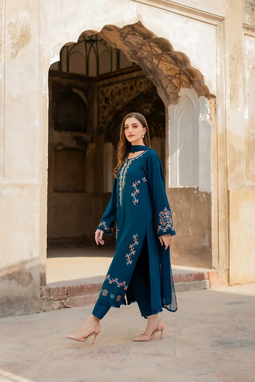 Sapphire 3 Piece Lawn Embroidered Dress WC1338