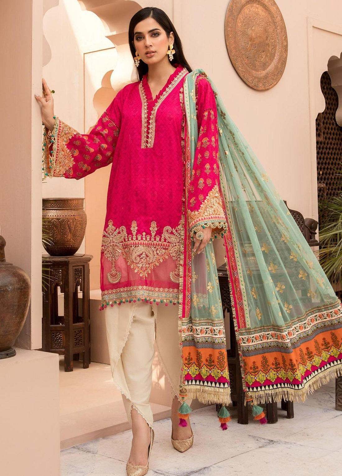 Embroidered Lawn Suit With Pure Printed Organza Dupata 3PC WC101