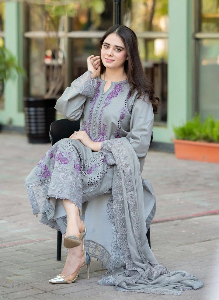 Mushq Winter 3 Piece Dhanak ChickenKari Embroidered Dress with Chiffon Emb Duppata WC1126