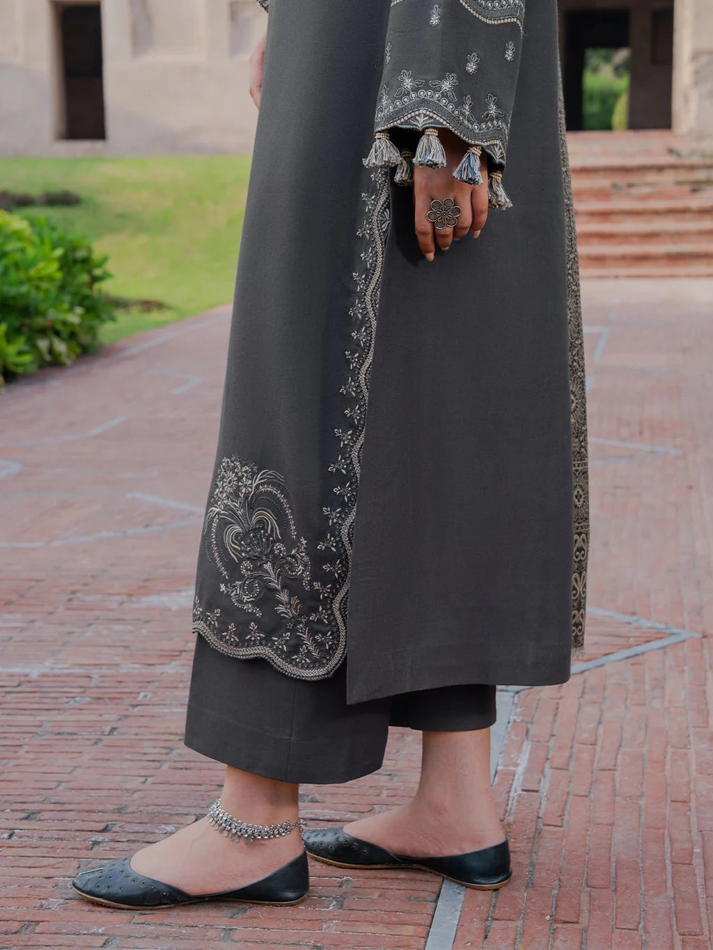 IZEL Dhanak Embroidered Shirt With Printed Shawll & Trouser 3 Piece WC1245