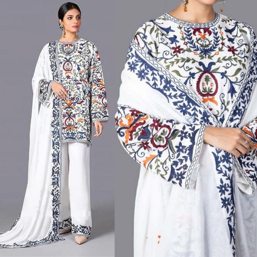 Embroidered Lawn Clothe with embroidered Chifoon Dupatta 3 Piece WC208