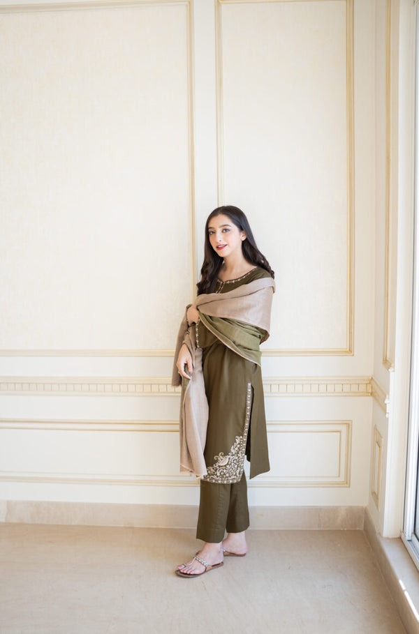 Unstitched Winter Dhanak Dress with Embroidered Shawll 3PC