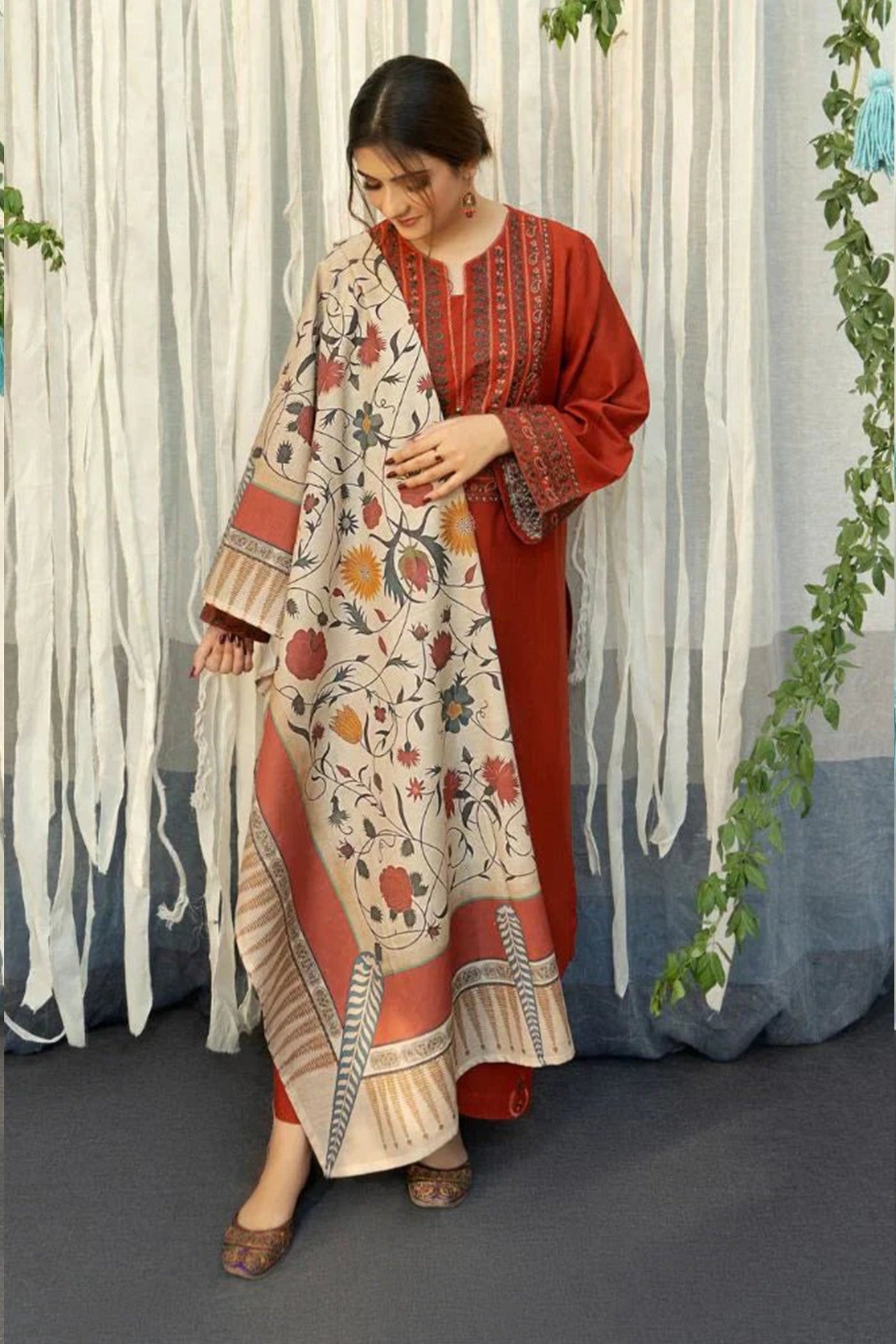 Sana Safinaz Winter 3 Piece Dhannak Embroidered dress with Printed Shawll WC914