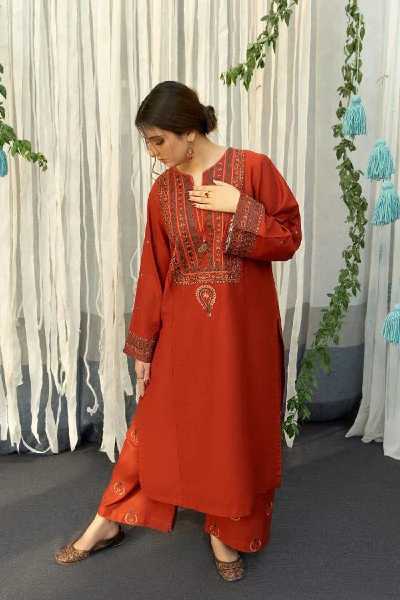 Sana Safinaz Winter 3 Piece Dhannak Embroidered dress with Printed Shawll WC914