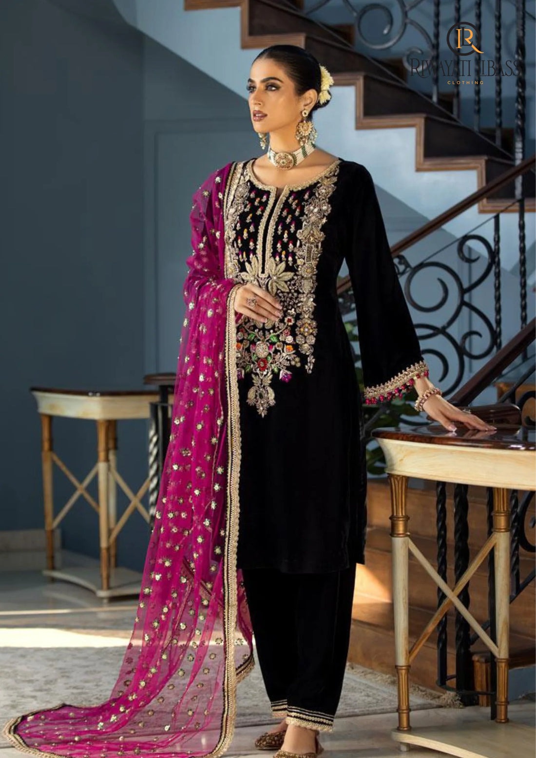 Unstitched 3 Piece Velvet Dress With Embroidered Organza Dupatta WC903
