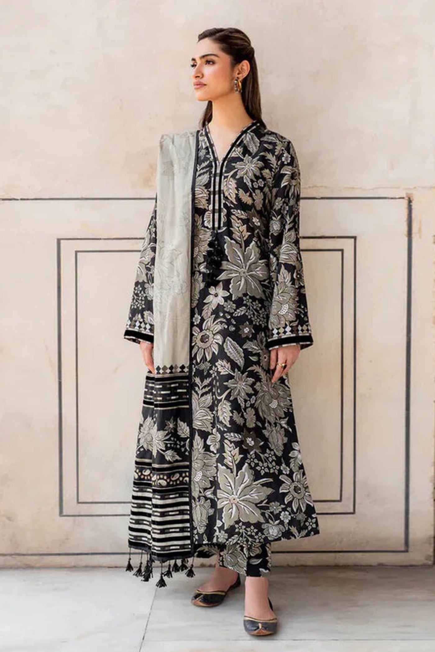 Baroque Winter 3 Piece Karandi Printed Dress with Karandi Dupata WC950